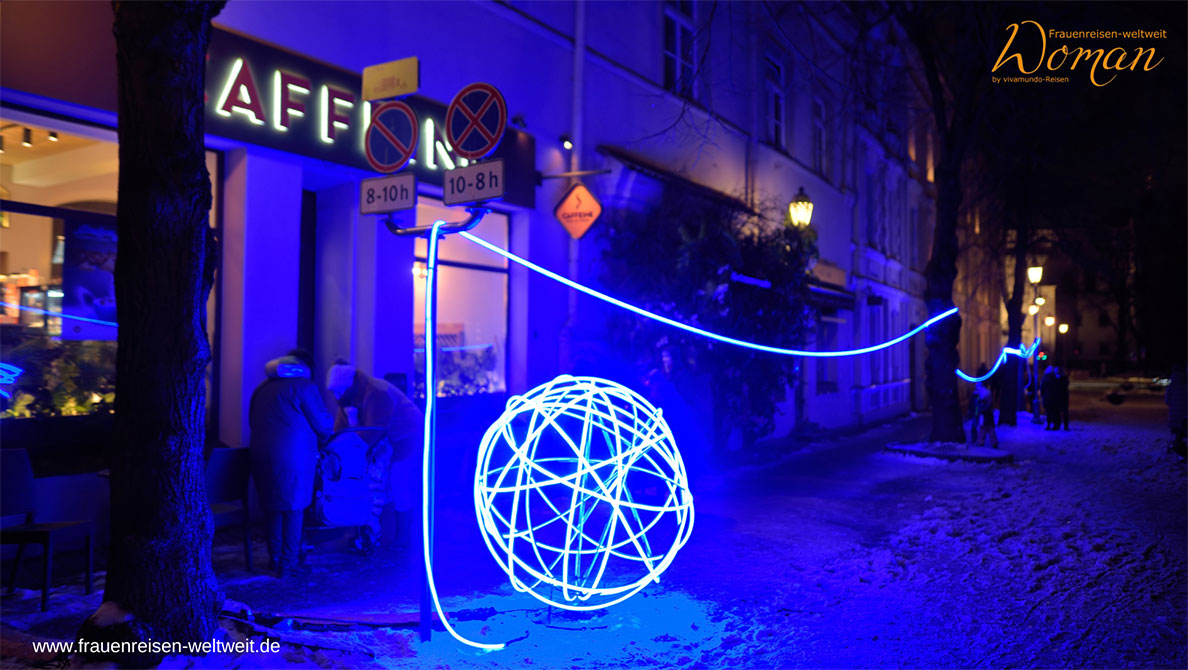 4_Frauenreise-Vilnius-–-Kunst,-Geschichte-&-Lichterzauber_Vilnius-Lichter-Festival_Canva_MNstudio-(6)
