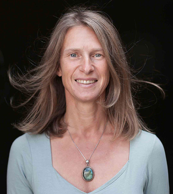Ute Ekharati - Hormon Yoga Coach