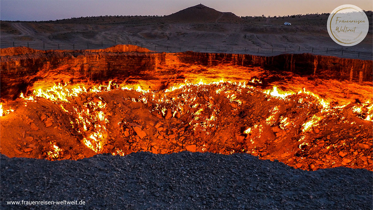 8_Usbekistan-und-Turkmenistan_Darwaza-Krater_Canva_FredaBouskoutas_GettyImages