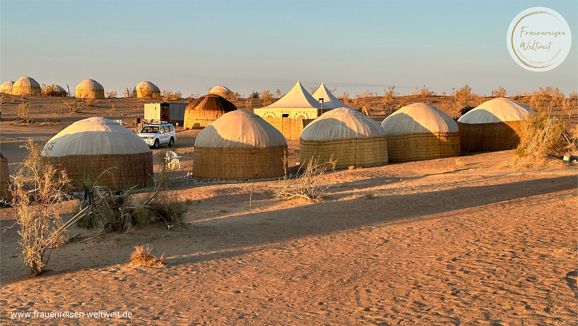 8_Usbekistan-und-Turkmenistan_JurtencampGaskrater_Allventure